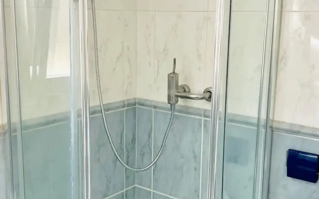 Modern Trendy 1BR Ground Floor Apartment