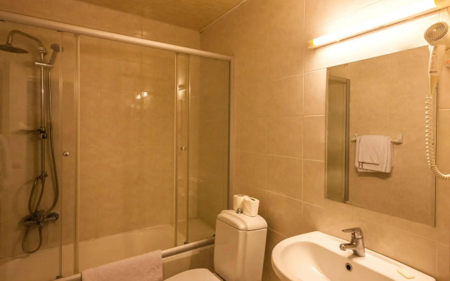 Golden Royal Hotel & Spa