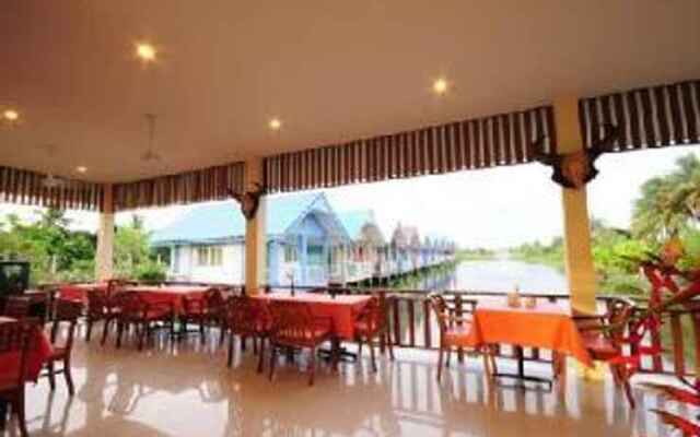 Baan Chay Namm Resort