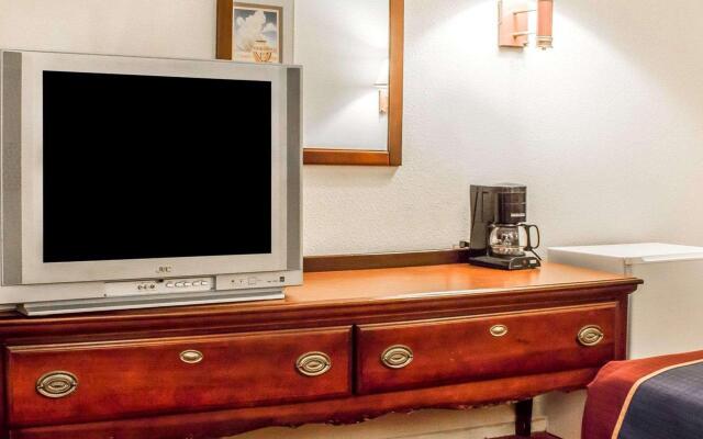 Rodeway Inn Winslow I-40