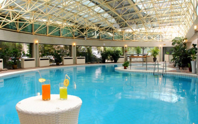 Отель Beijing Jinlong Hotspring