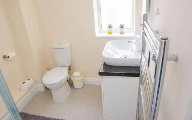 Charming 2-bed Apartment in Stroud