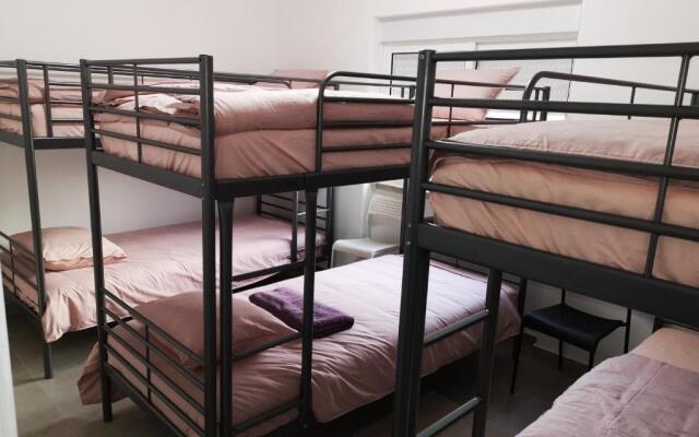 "room in Guest Room - Caparic Poshtel An Luxury And Posh Style Hostel."