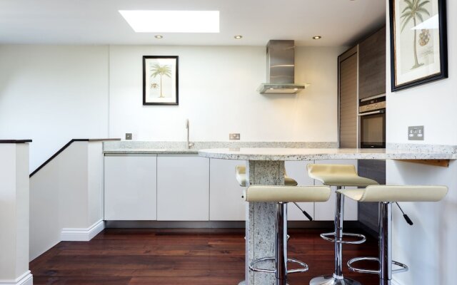 Veeve - Abbey Apartment