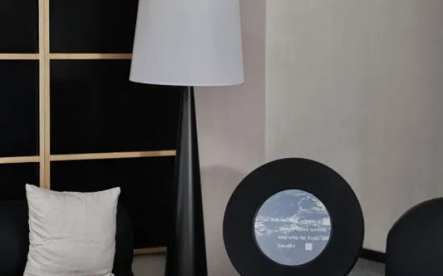 Shiyi Yunshang Sea View Homestay (Dali Shuanglang Erhai Branch)