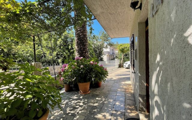 Room in House - S3 - Double Room With Private Bathroom Next Door in Jelsa on Hvar