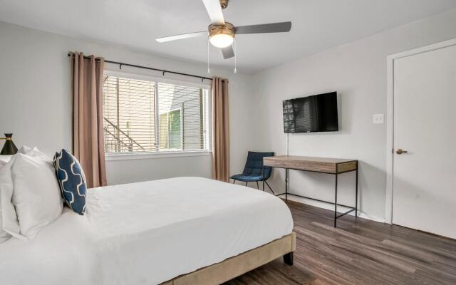 West University- 2BR- Parking- WiFi