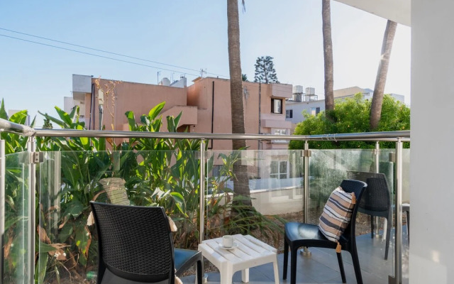 Rio Gardens - Modest 1-bdr Apt w Balcony