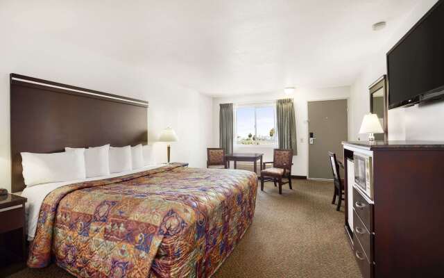 Days Inn by Wyndham Oceanside
