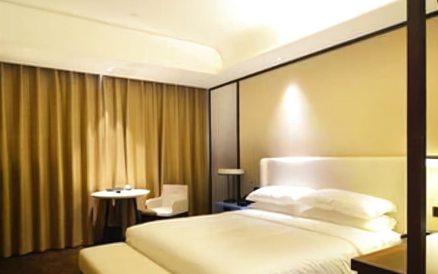 East Select Hotel