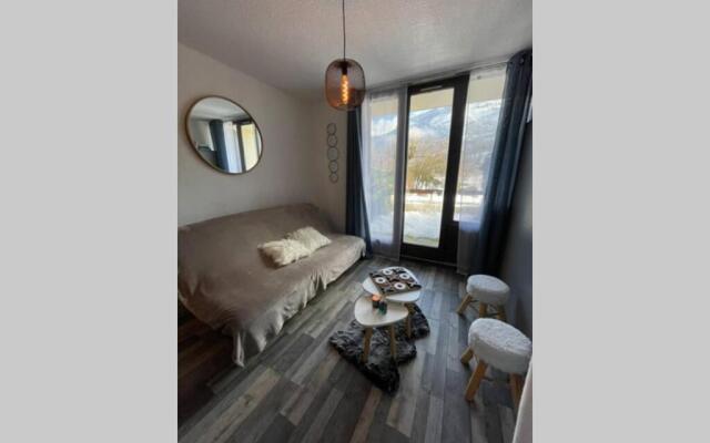 Studio neuf St Lary 10 min à pied
