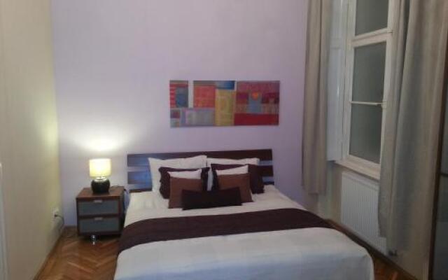 Ho-Bi Room and Apartment