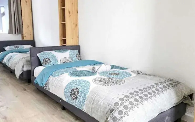 3-bed Cosy Apartment - Sleeps 8