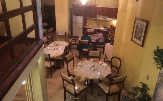 Colony Inn Hotel