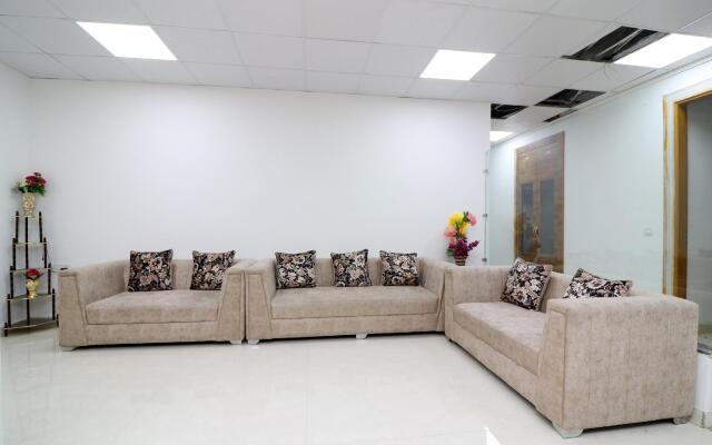 Capital O 25041 The Grand Palace