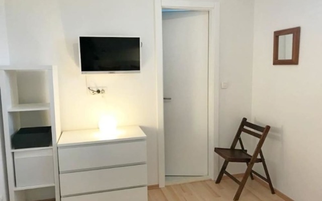 Apartments and Rooms Mladenka