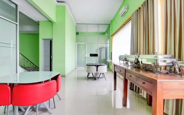 Hotel O Jalan Slamet Riyadi Near Bandara Adi Soemarmo Formerly Amanah Sejahtera