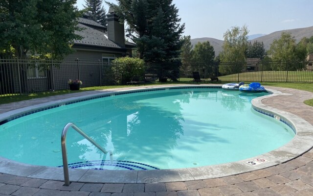 Teleidoscope Retreat