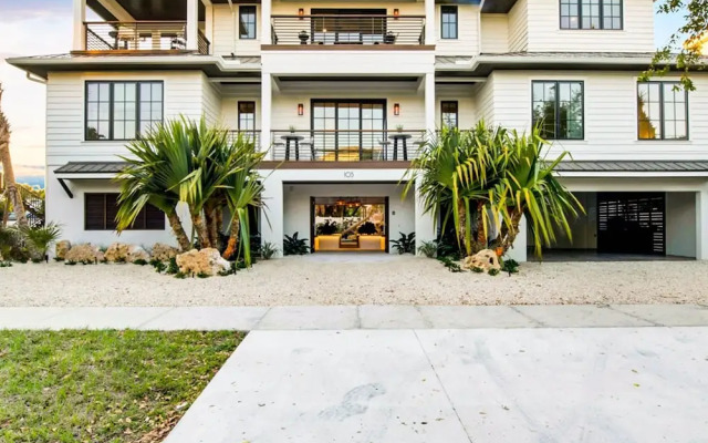 The Oasis in Siesta Key