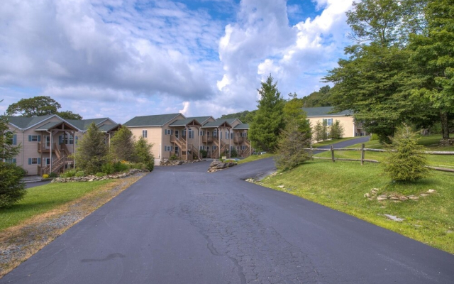 VCI - Klonteska Condominiums #A5