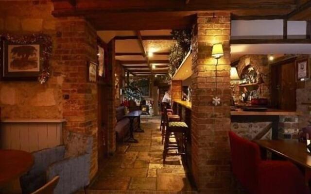 Greyhound Inn