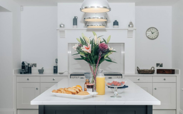 Woodvale Retreat - Sleeps 20