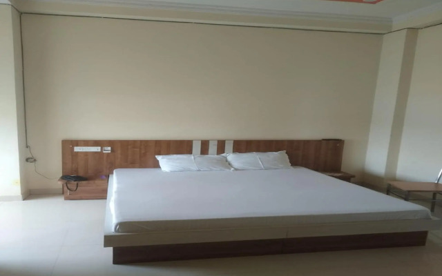 Capital O 82220 Athitya Resort