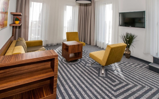 Hotel 99