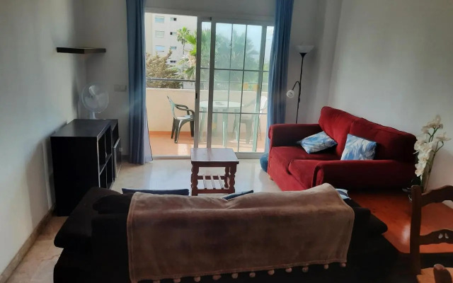 Central 2-Bed Apartment in Estepona Port