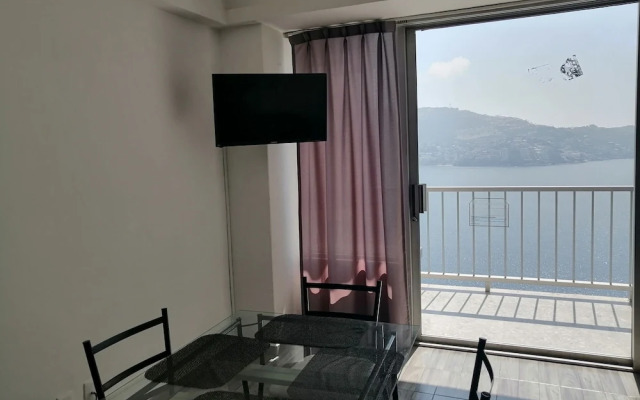 Beautiful Twin Towers Suite With Balcony and Stunning sea View