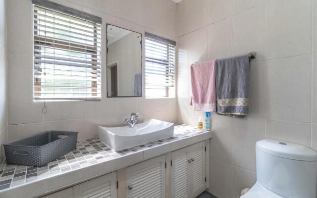 118 Ocean View 4 Bedroom House Amanzimtoti