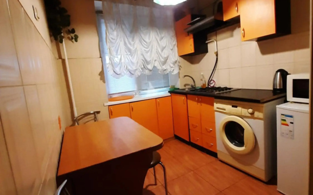 1 комн кв остановка дворец спорта строитель, рядом с улицей химиков