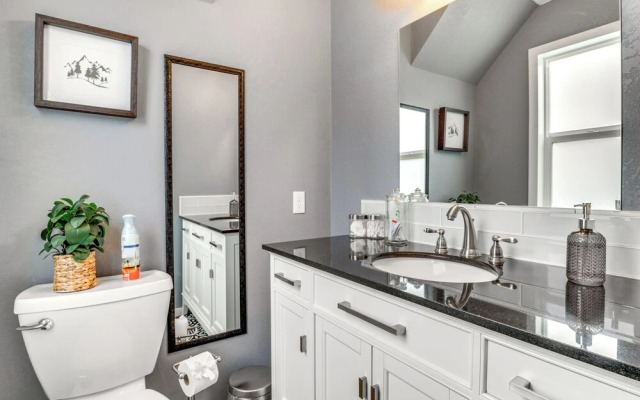 Charming Mcminnville Home - Walk to Wineries!
