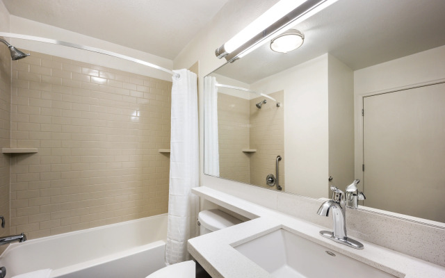 Sonesta Simply Suites Phoenix Glendale