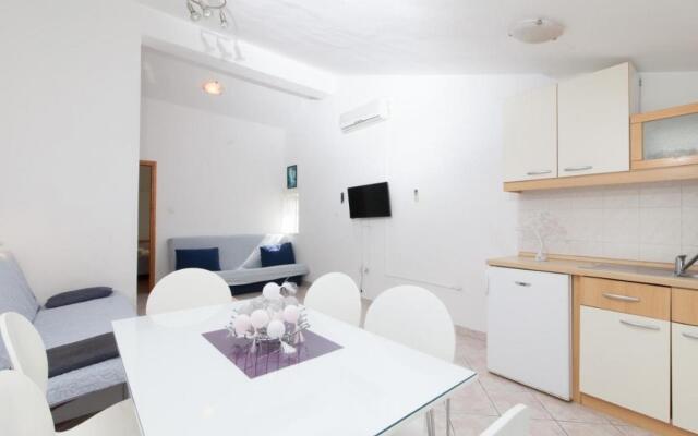 Vik - 250 m from beach - A2(3+2)