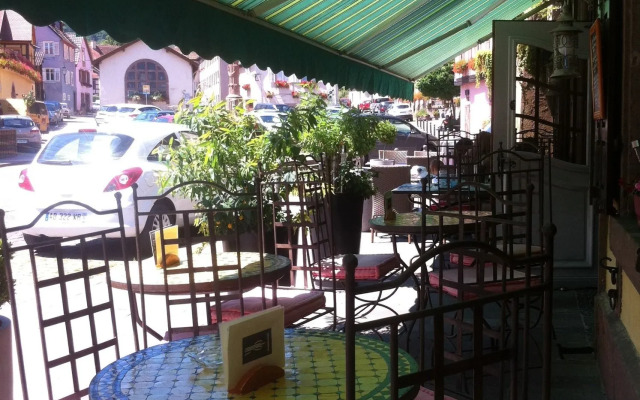 Au Cheval Blanc Hôtel et Restaurant