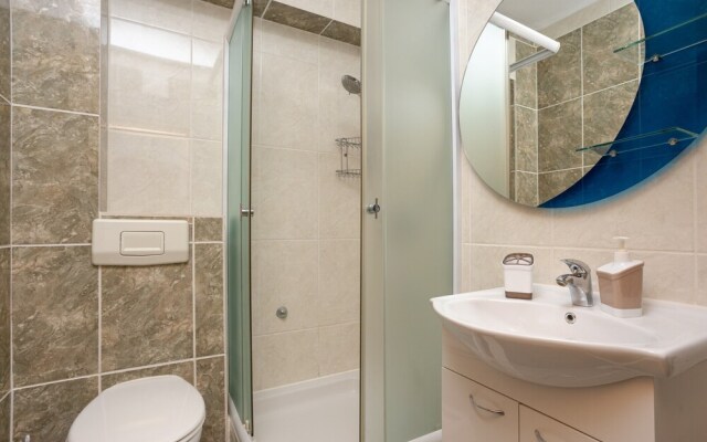 A1 - Modern Apartment With Balcony Near the Beach