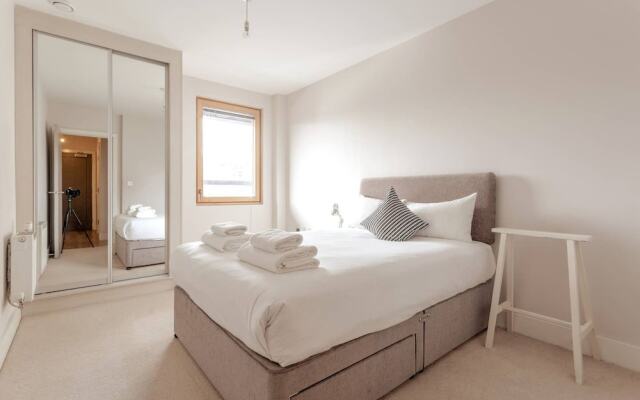 Pristine Modern Flat in East London