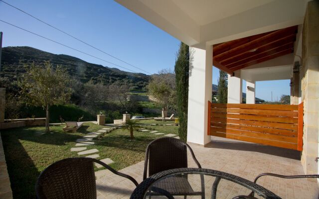 Agarathos Traditional Rooms
