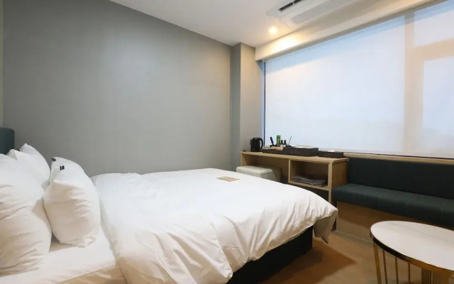 Geoje-Si Hound Hotel Jangseungpo