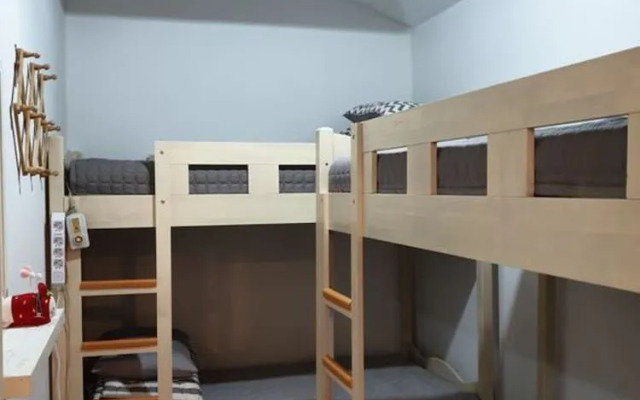 Guesthouse Party-Free Pub - Hostel