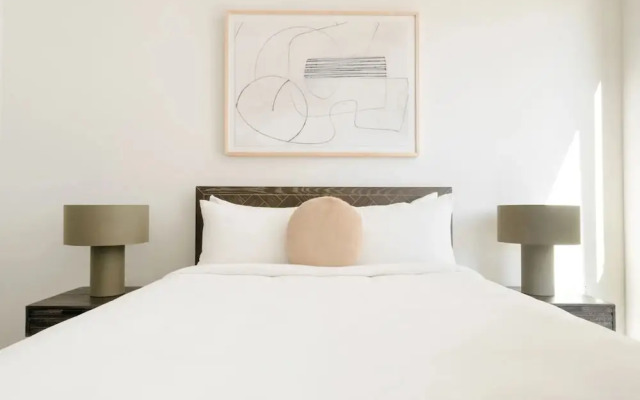 The Grove 6 by Avantstay Private Balcony