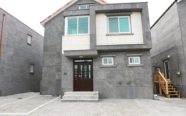 Seogwipo Pyoawon Haevichi Pension