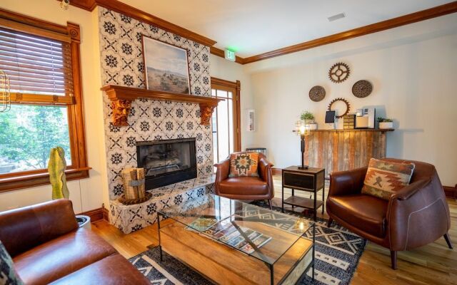 The Curtis Park Club