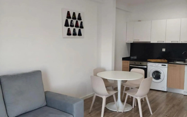 Coimbra's Black & White