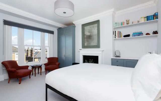 Perfect Pied-a-terre in Clapham by Underthedoormat