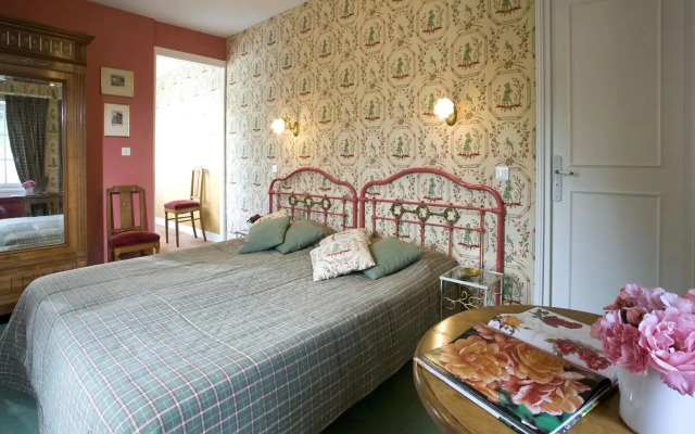 Hôtel La Roseraie