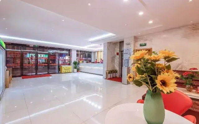 Red Lantern Traders Hotel