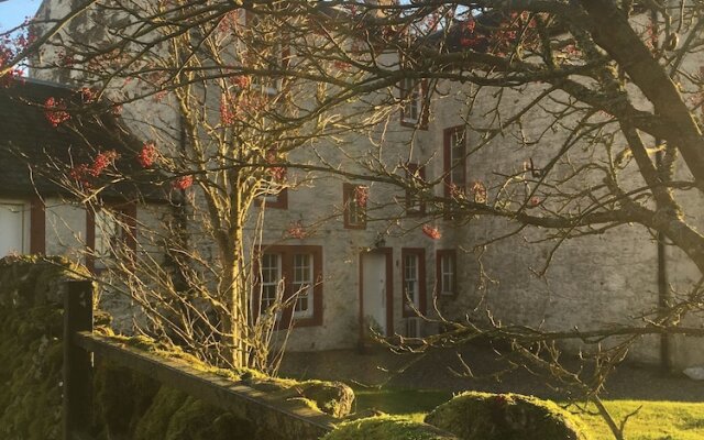 Beautiful 8-bed House in Angus