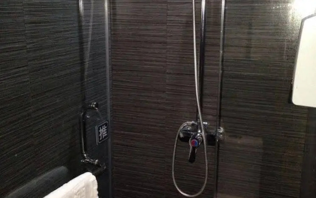 Yake Hotel